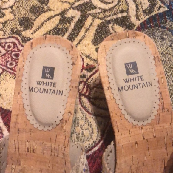 Gold wedge sandals with crystals - Picture 7 of 7